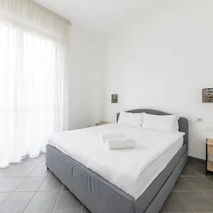  Apartment Garibaldi 59 Italy